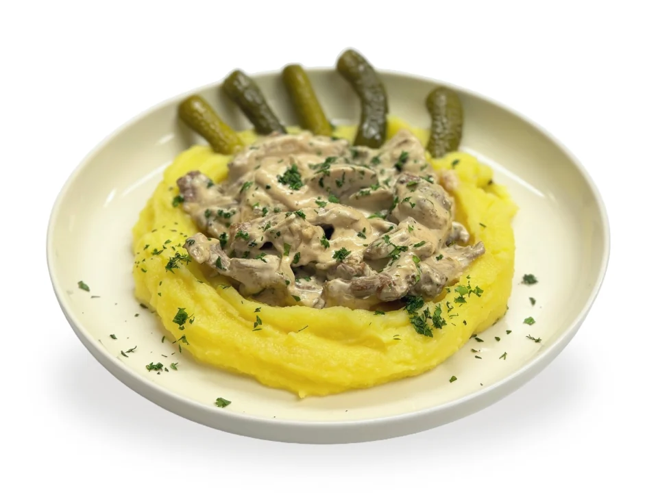 Beef Stroganoff cu piure de cartofi — restaurant Tierra, Comrat